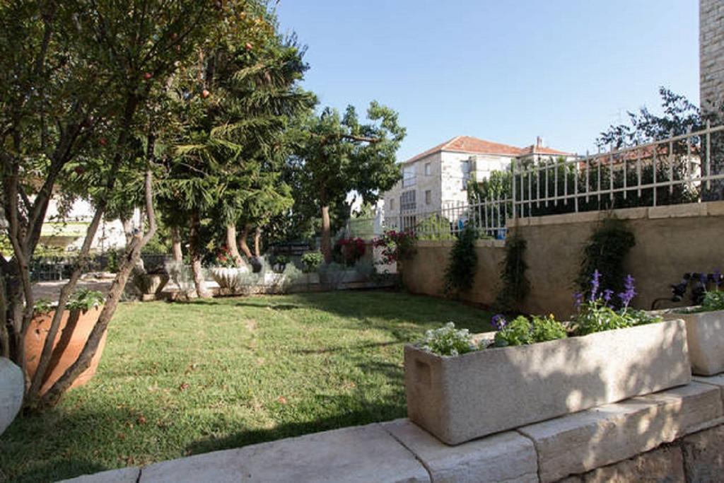 Apartment Brand New Gem In Talbiyeh